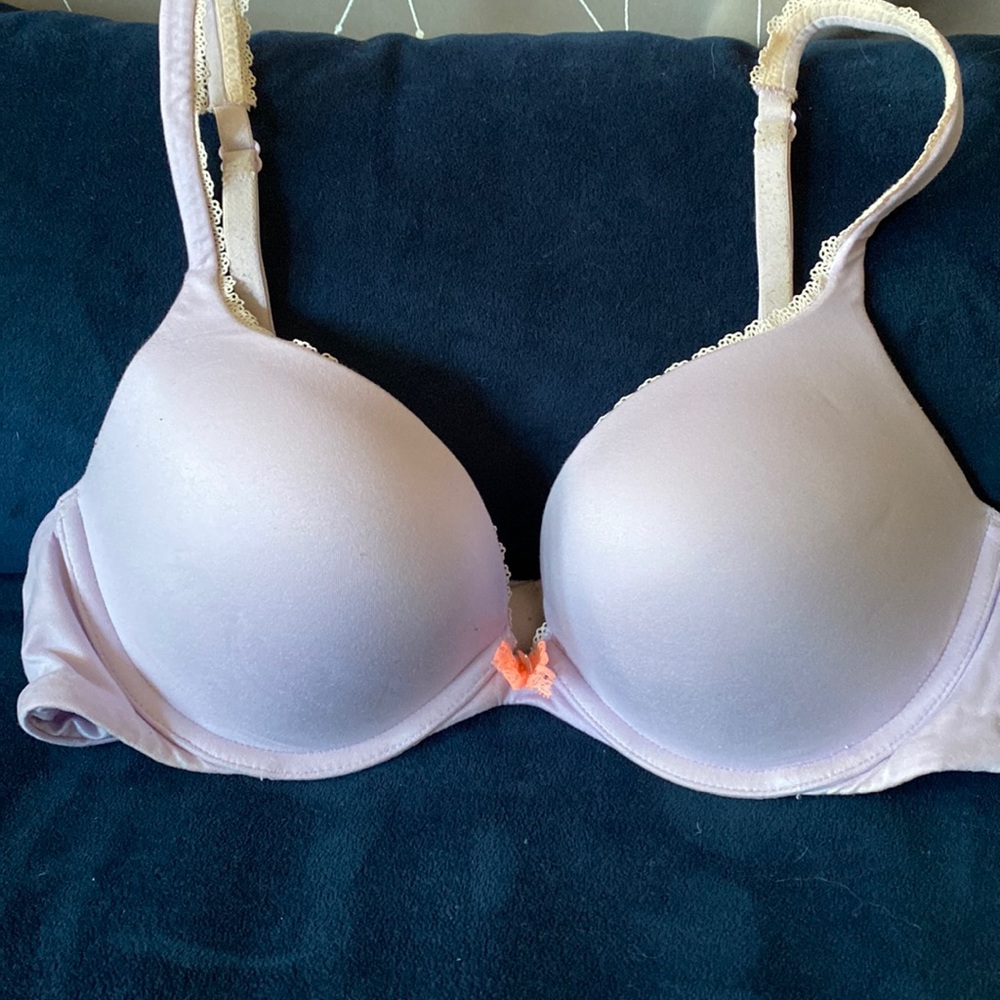 Victoria’s Secret 36B bra